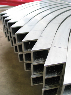 Aluminium kokers, onder verstek gezaagd